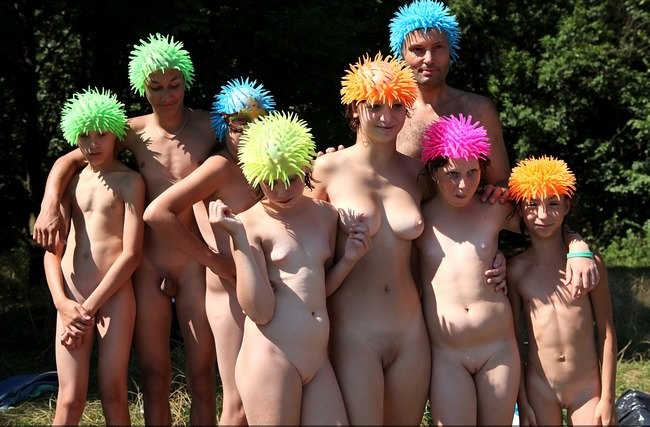 Outdoor picnic - photo nudism [Real nudism]