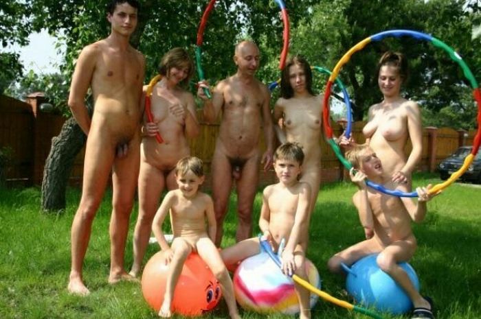 Nudists rest naked photo gallery Purenudism [Real nudism]